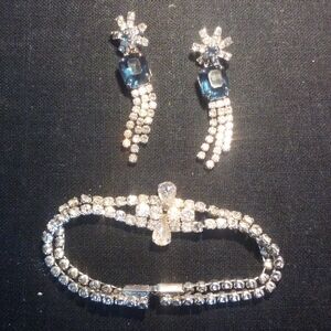Outstanding Art Deco Drop Earrings And Bracelet Blue & White Cut Rhinestones